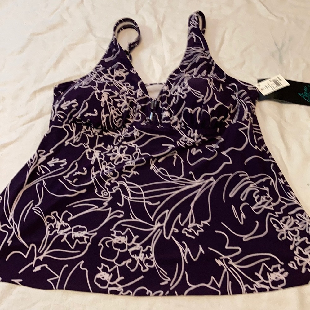 Nwt Swim top
